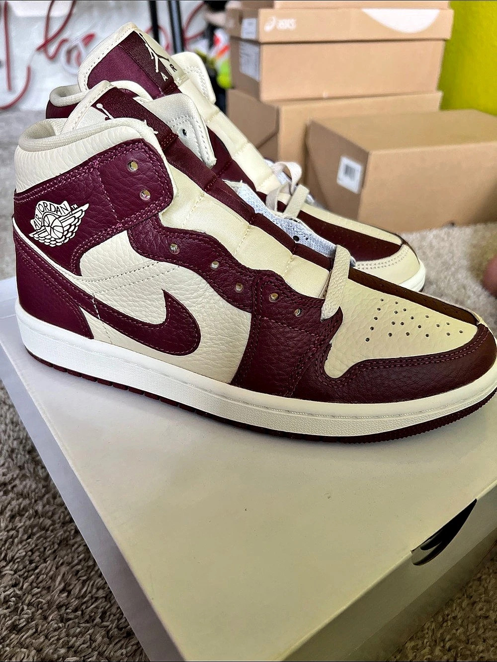 Jordan Air Jordan 1 Retro High OG High Top Sneakers in Red & Cream US 7.5 Men